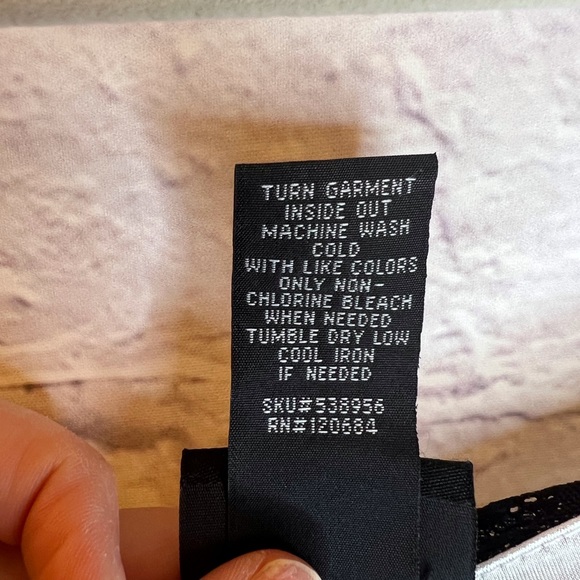 Torrid Lace Sleeveless Top - Picture 4 of 6